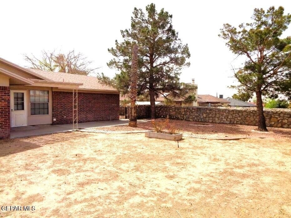 725 Arredondo Drive - Photo 22
