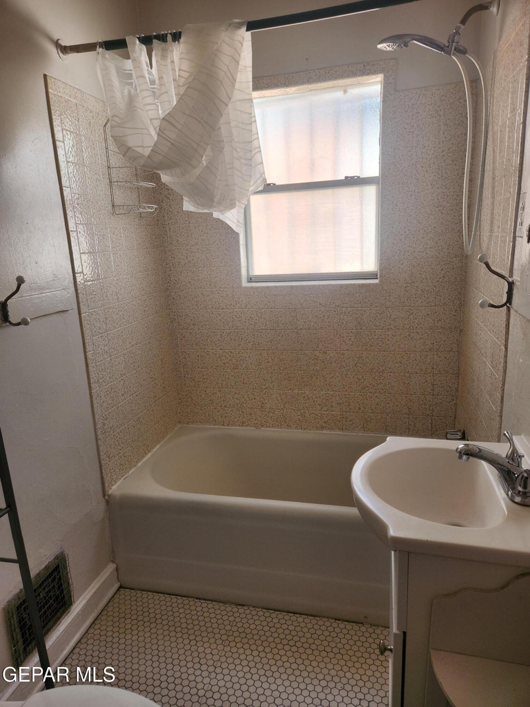 4002 Hueco Avenue - Photo 13