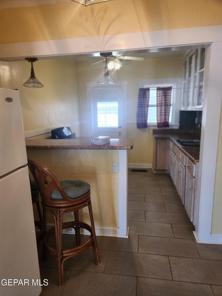 4002 Hueco Avenue - Photo 8