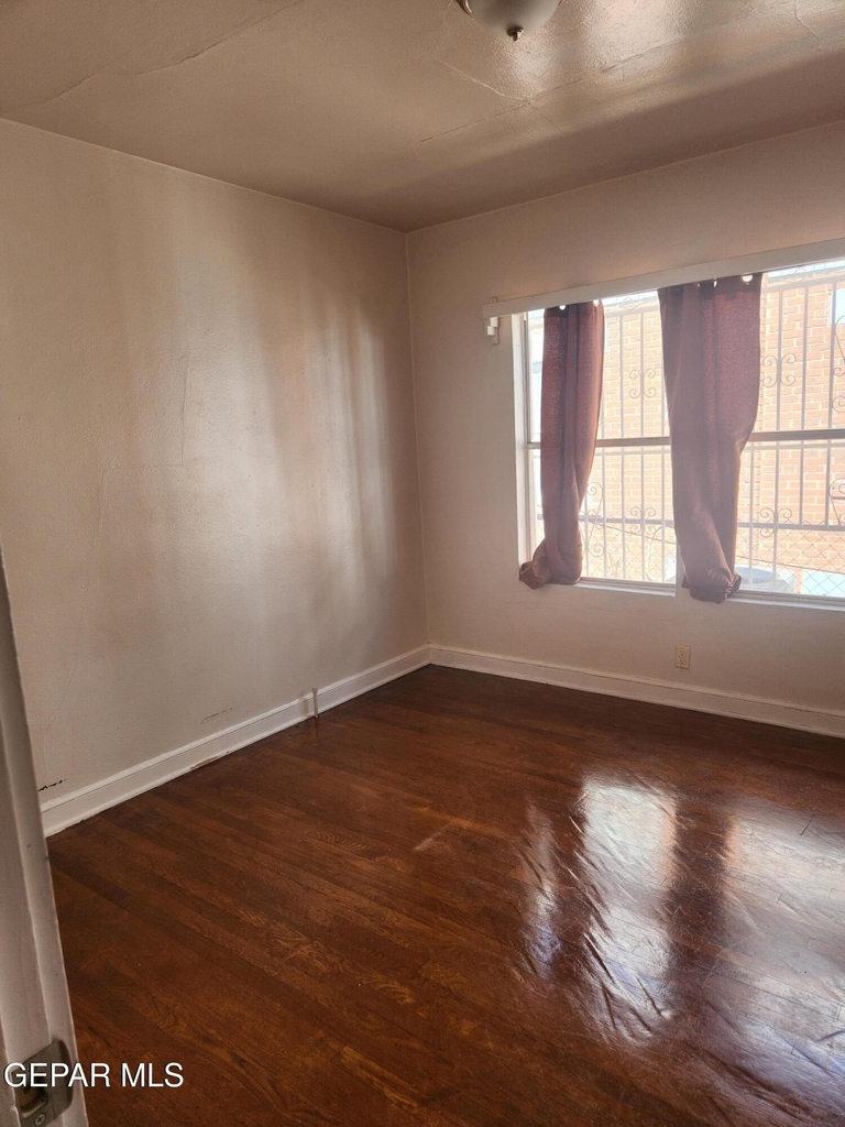 4002 Hueco Avenue - Photo 10