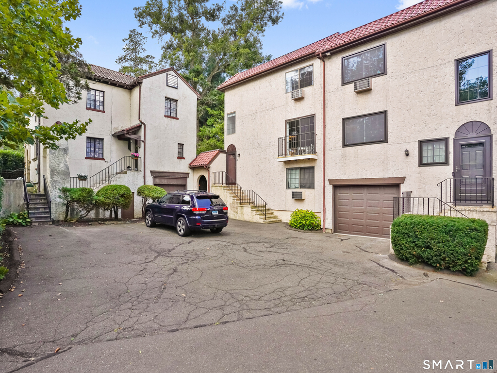 272 Hubbard Avenue - Photo 29