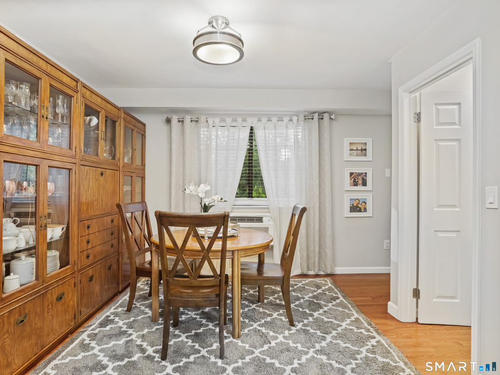 272 Hubbard Avenue - Photo 7