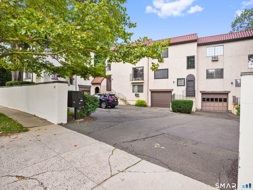 272 Hubbard Avenue - Photo 30