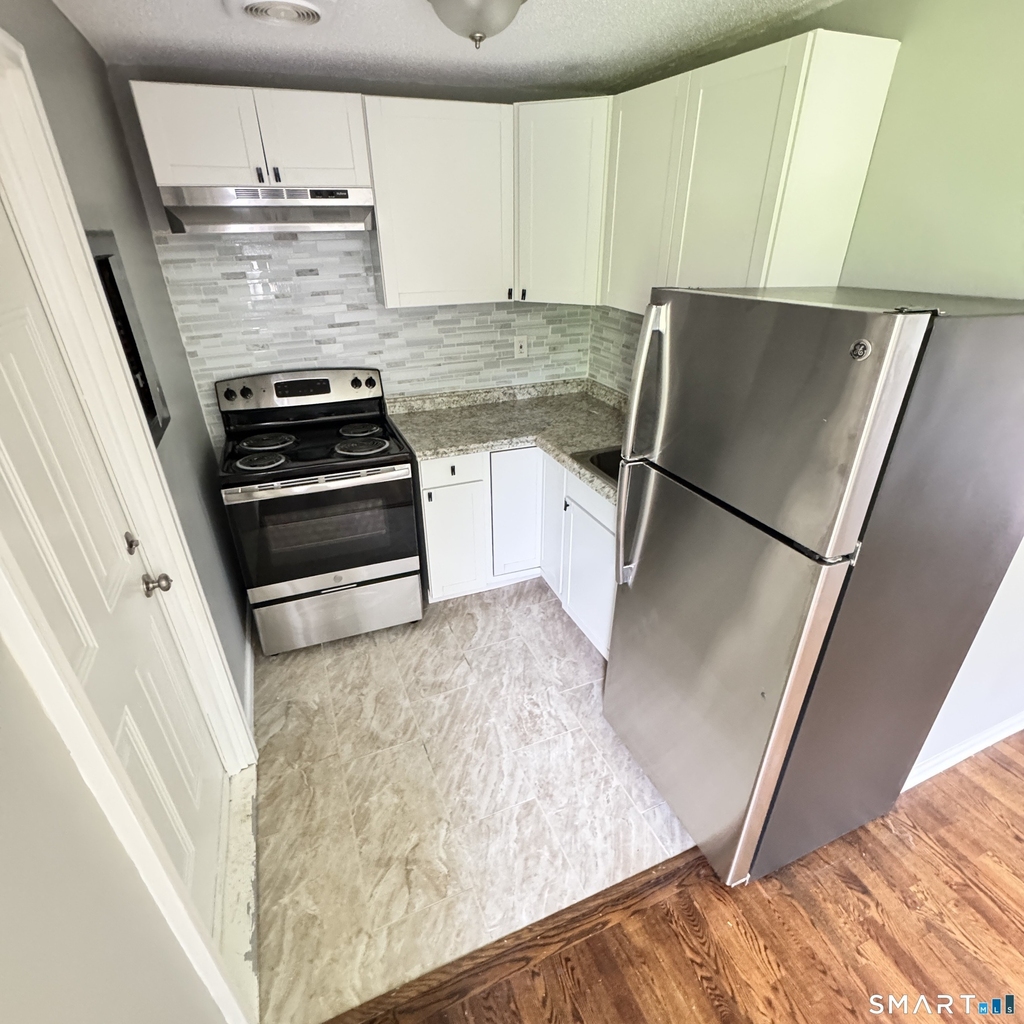 32 Old Foxon Road - Photo 0