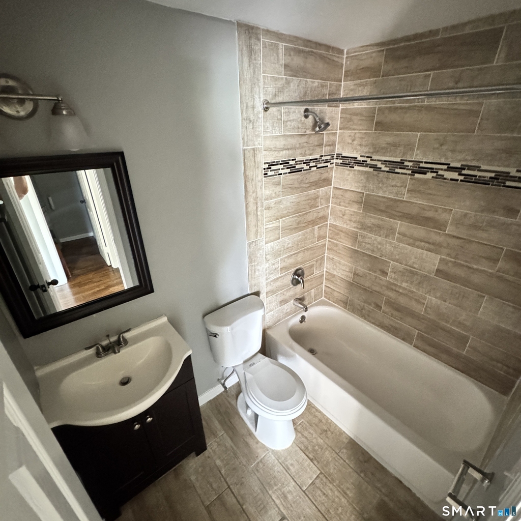 32 Old Foxon Road - Photo 1