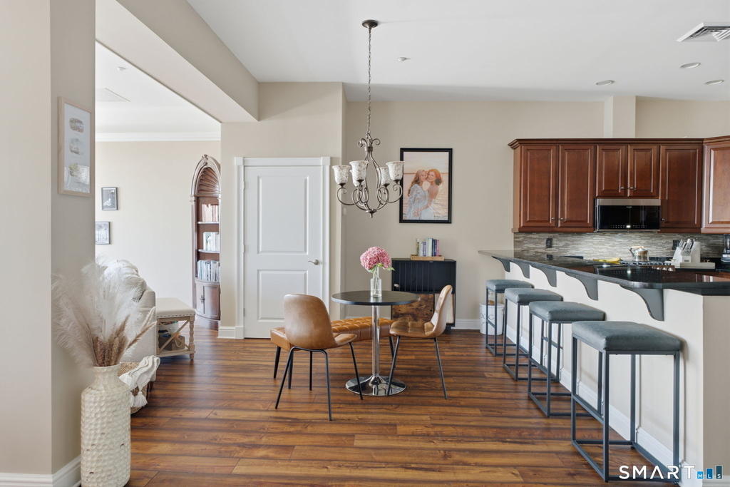 586 Thames Street - Photo 8