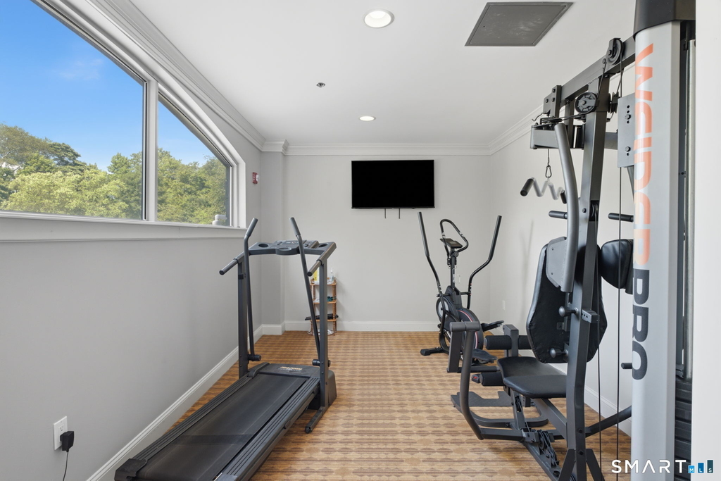586 Thames Street - Photo 29