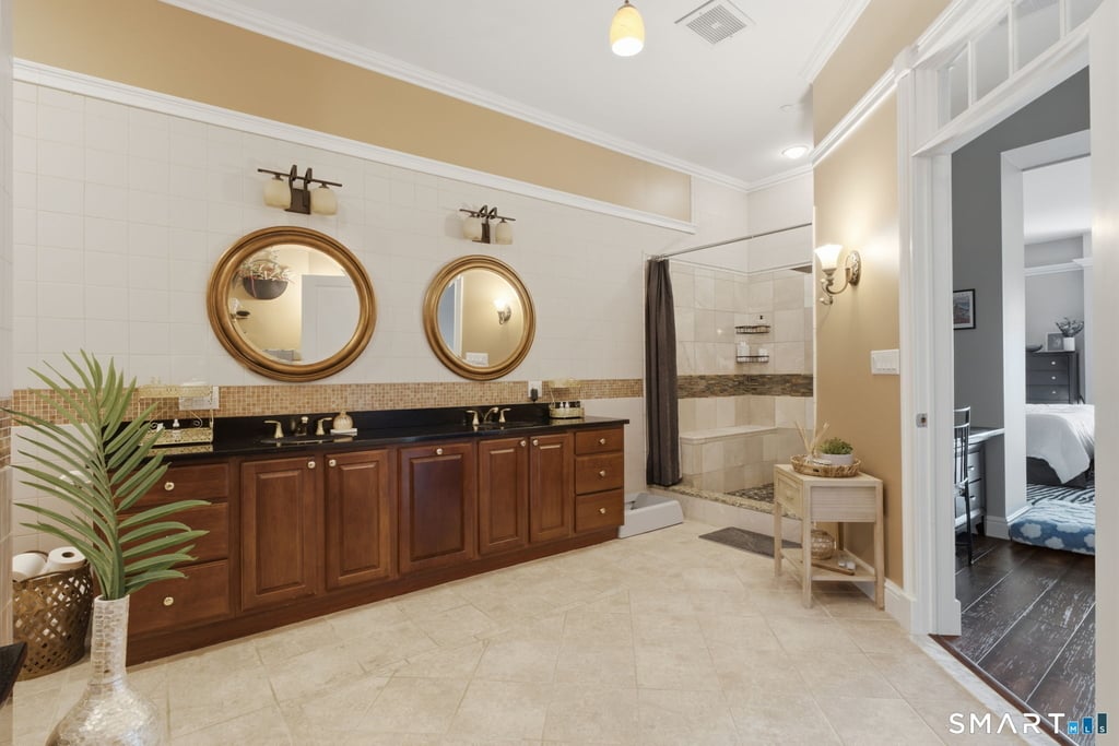586 Thames Street - Photo 21