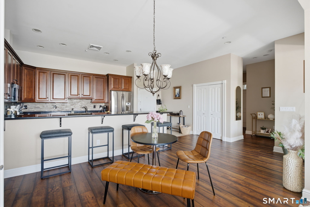 586 Thames Street - Photo 6