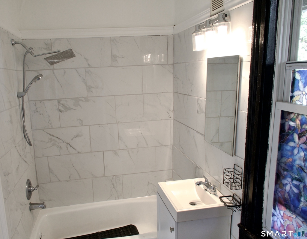 8 Rockwell Avenue - Photo 18
