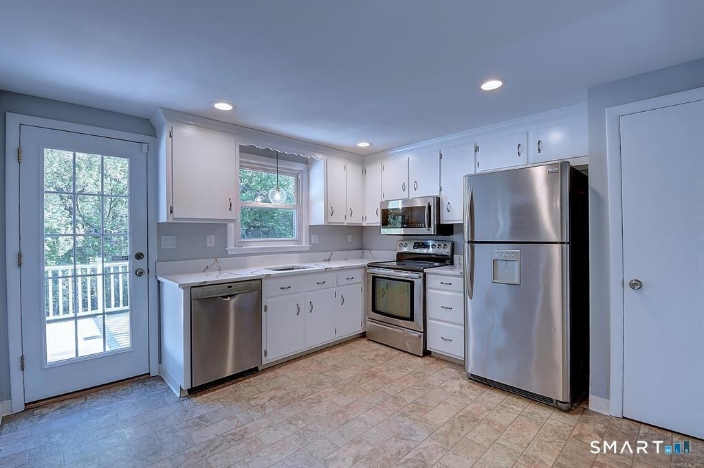 115 Heywood Drive - Photo 4