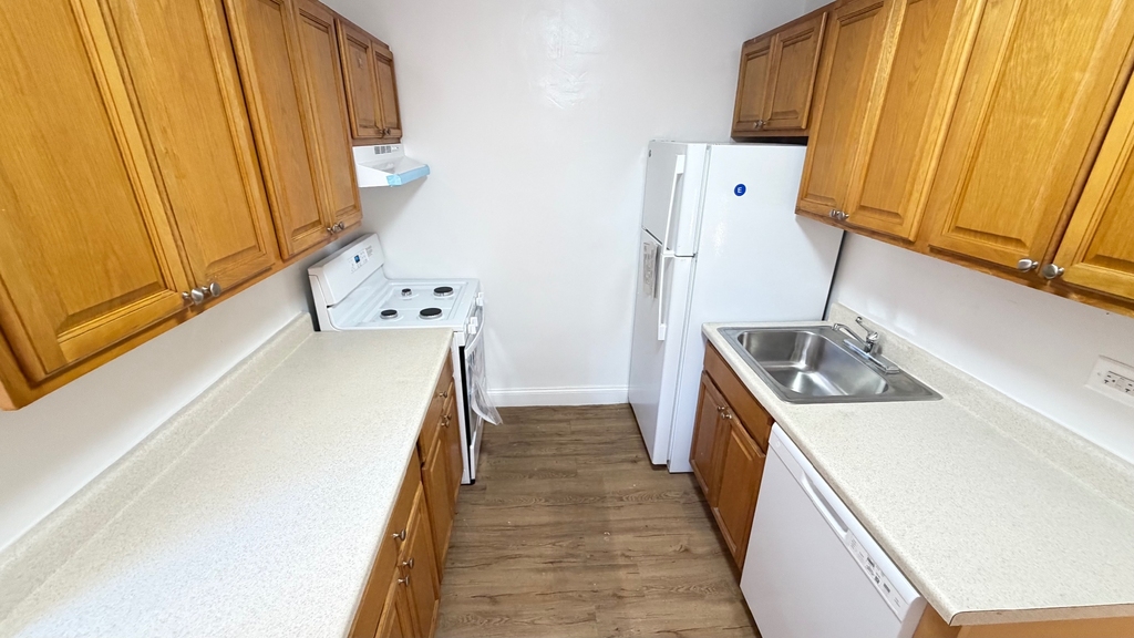 102-30 67th Avenue - Photo 2