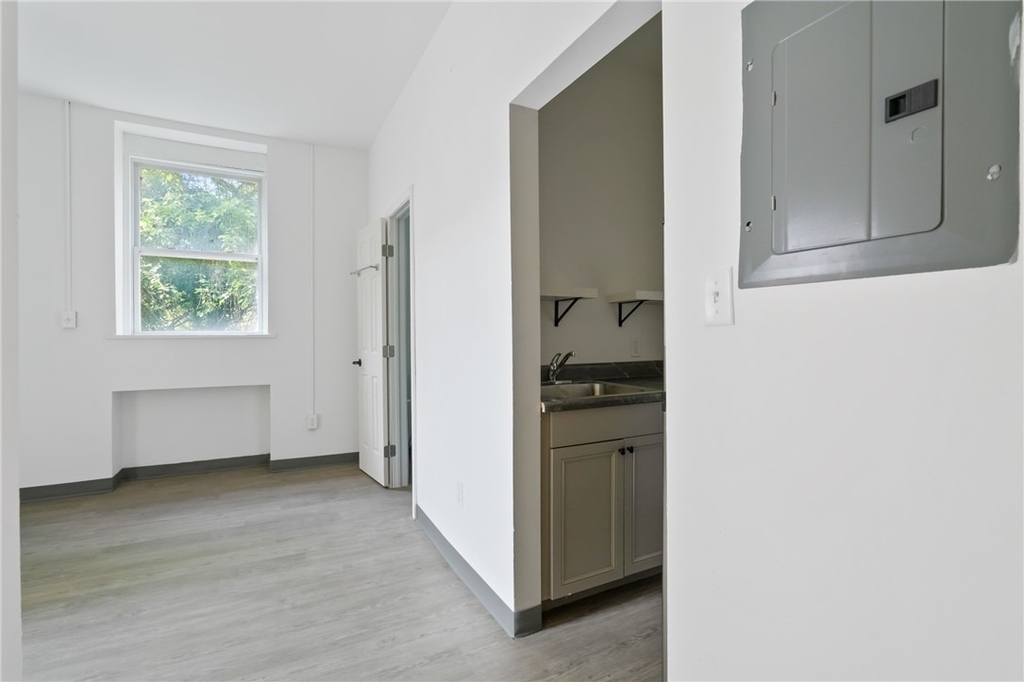 1115 6th Ave - Photo 13