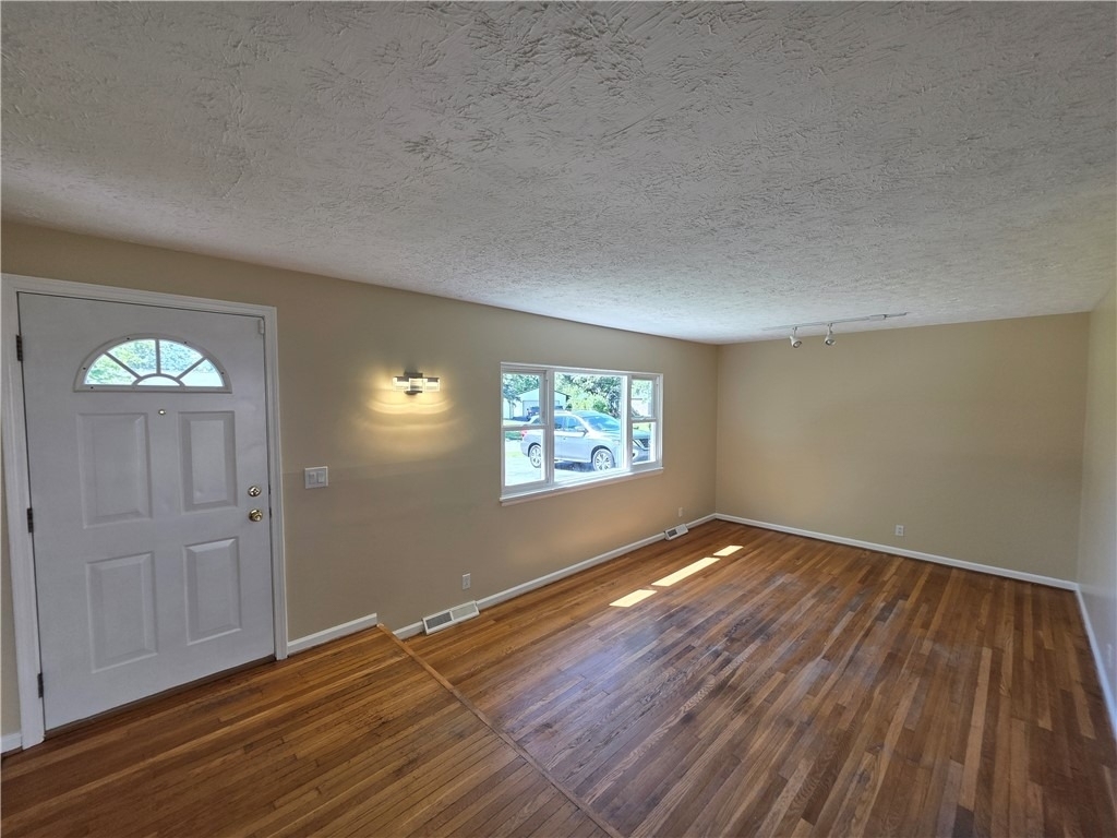 32 Golden Rod Lane - Photo 4