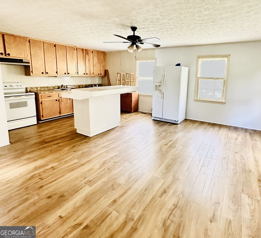 111b Tyler Street - Photo 2