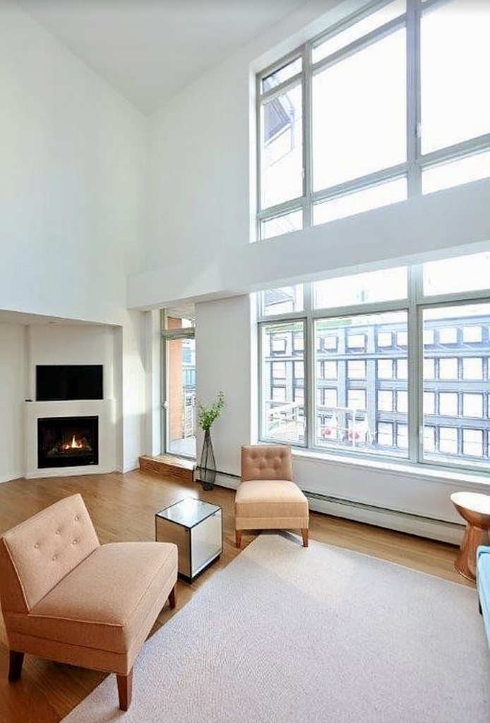 East 59th Street - Photo 2