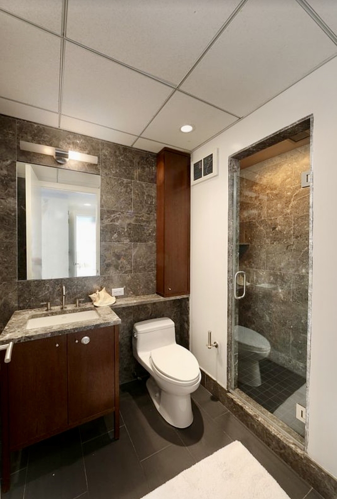 East 59th Street - Photo 4