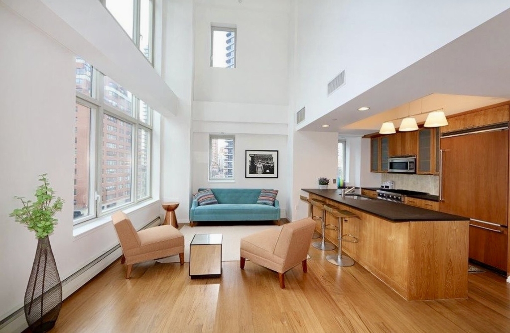 East 59th Street - Photo 1