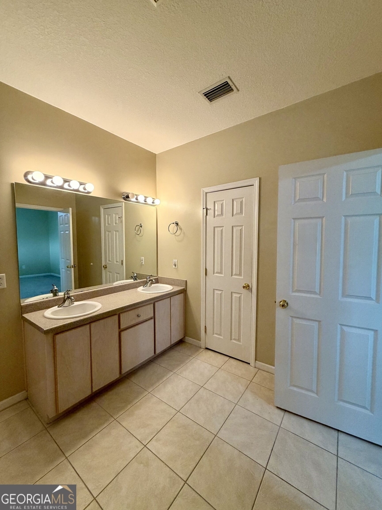 200 Royal Palms Avenue - Photo 32