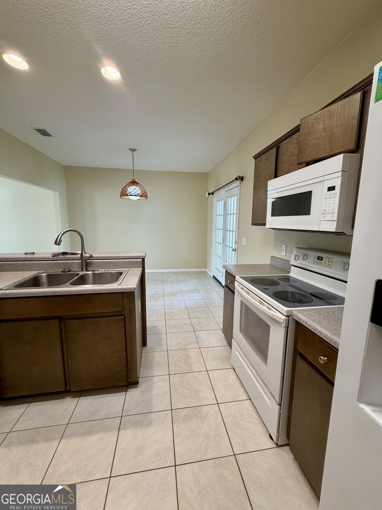 200 Royal Palms Avenue - Photo 19