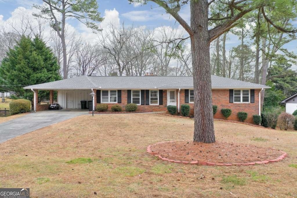 1055 Tuxedo Drive - Photo 0