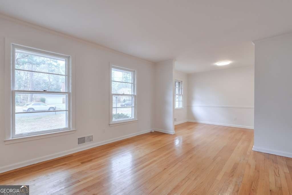 1055 Tuxedo Drive - Photo 2