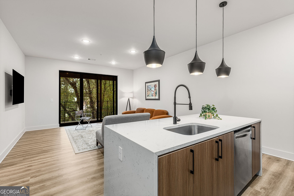 112 Rogers Street - Photo 9