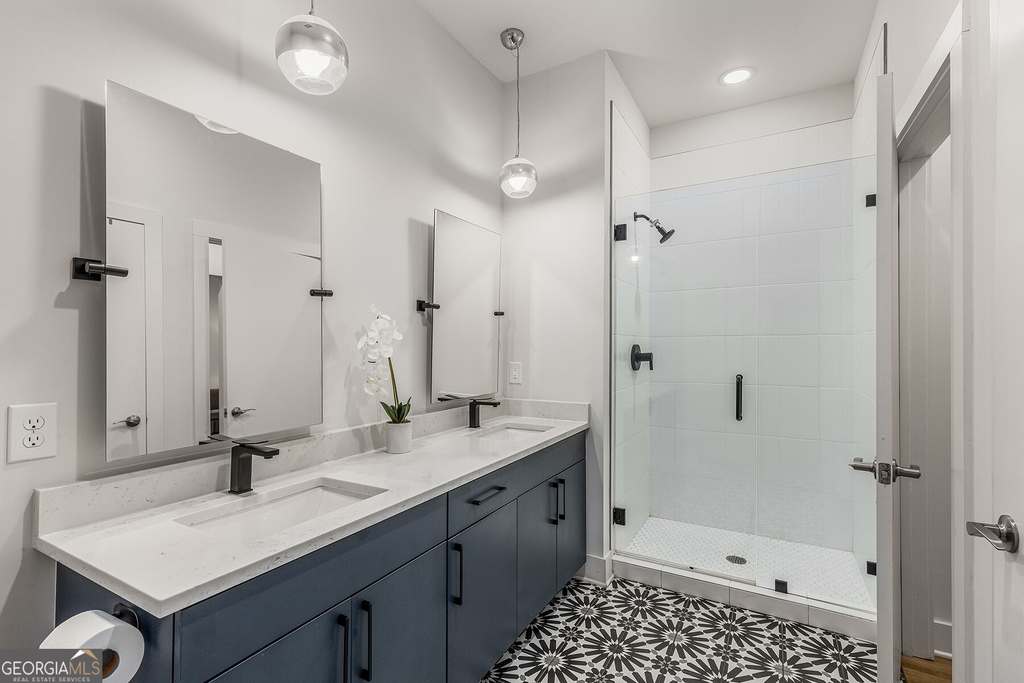 112 Rogers Street - Photo 3