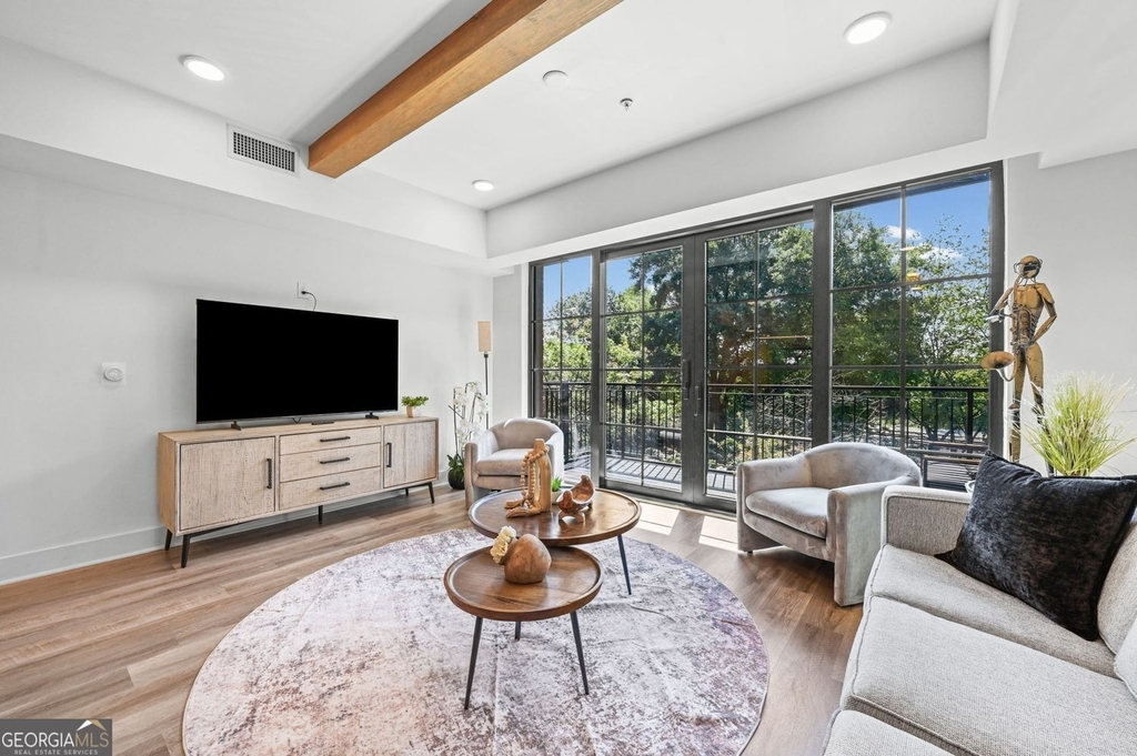346 Peters Street Sw - Photo 3