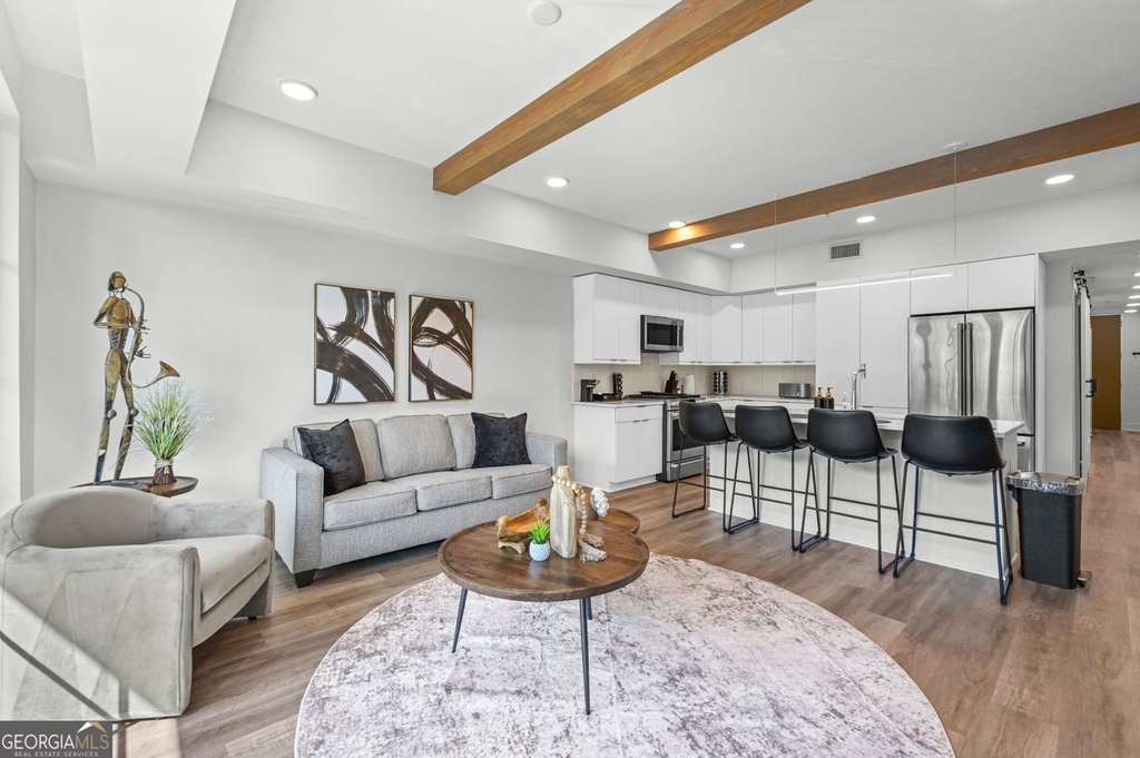 346 Peters Street Sw - Photo 0