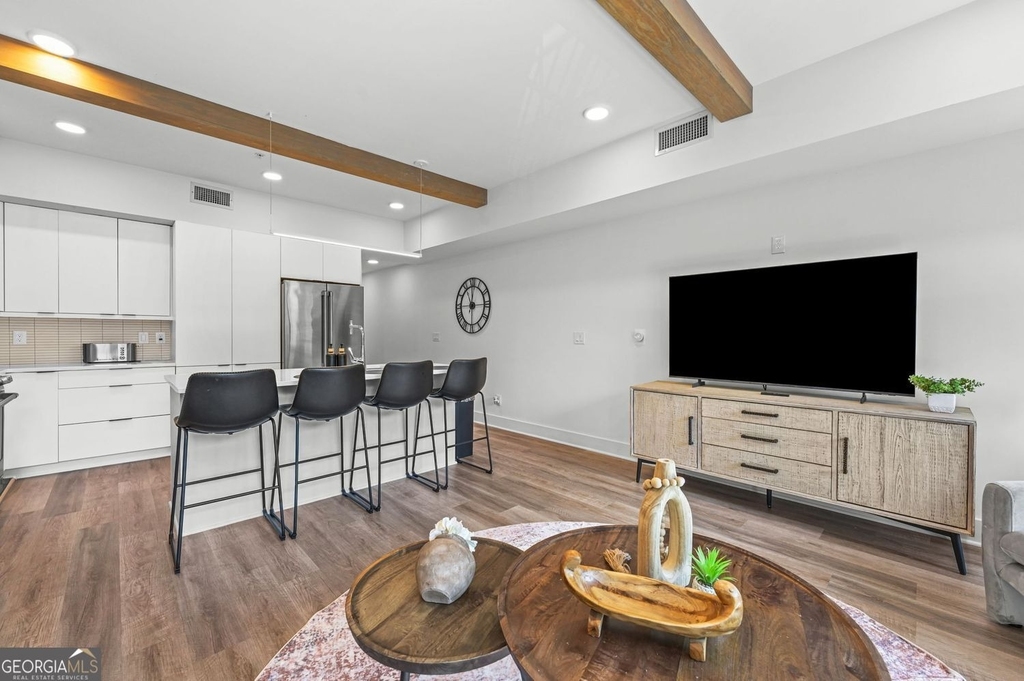 346 Peters Street Sw - Photo 1