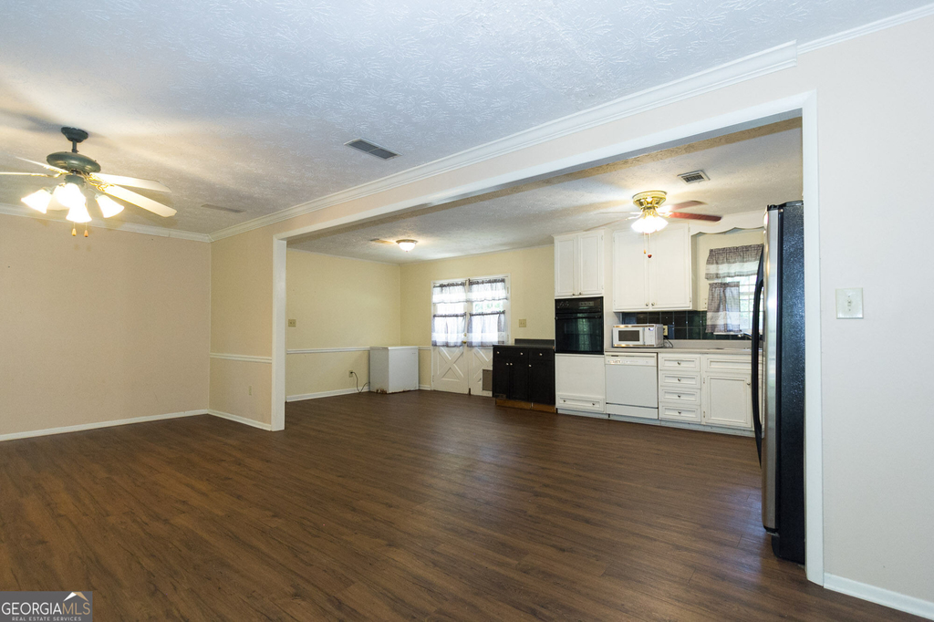 3720 Sunny Hill Drive - Photo 1