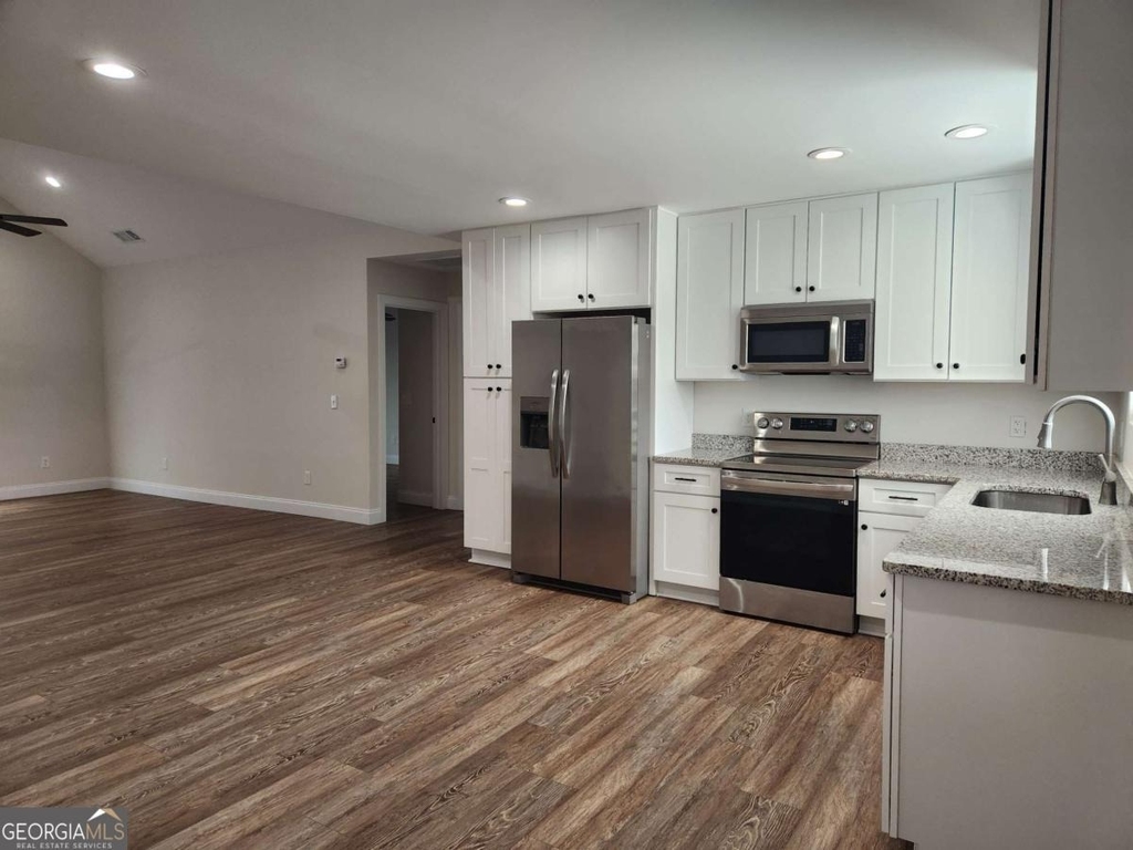 2465 Oak Grove Road - Photo 2