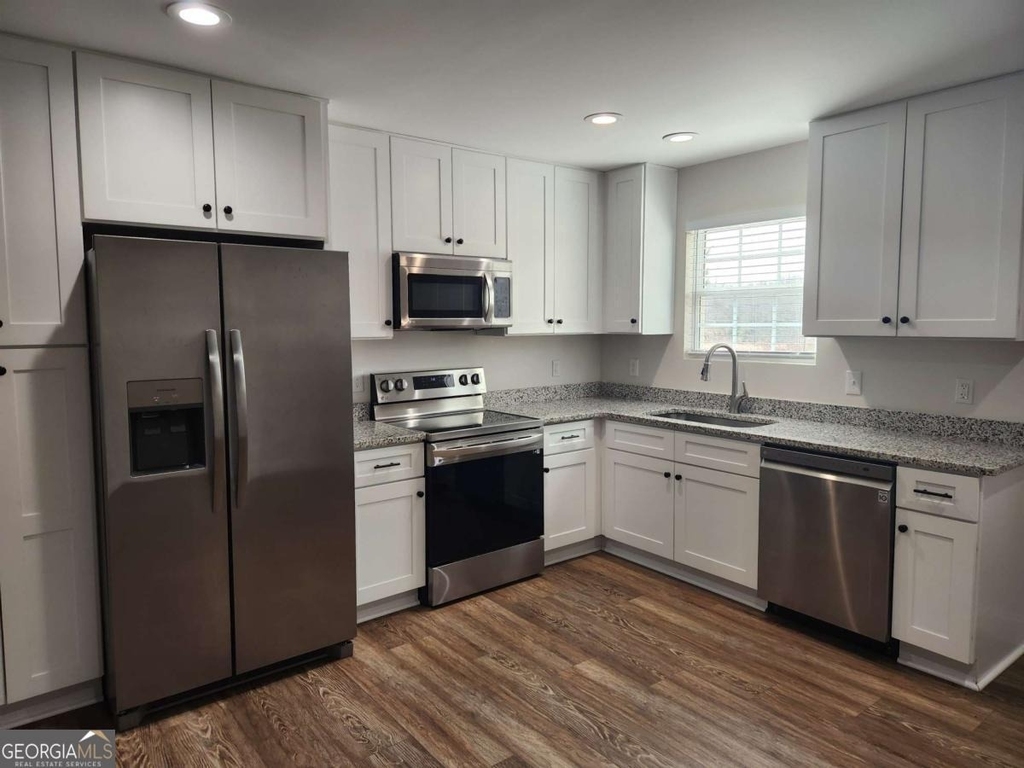 2465 Oak Grove Road - Photo 3