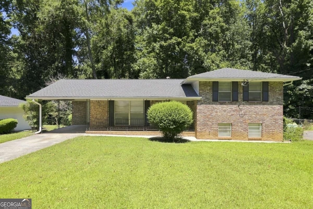 2909 Briarwood Boulevard - Photo 0
