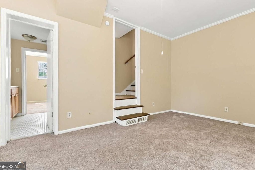 2909 Briarwood Boulevard - Photo 3