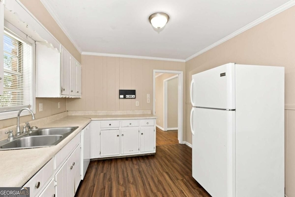 2909 Briarwood Boulevard - Photo 1