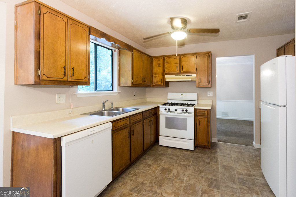 2007 Walden Park Drive - Photo 6