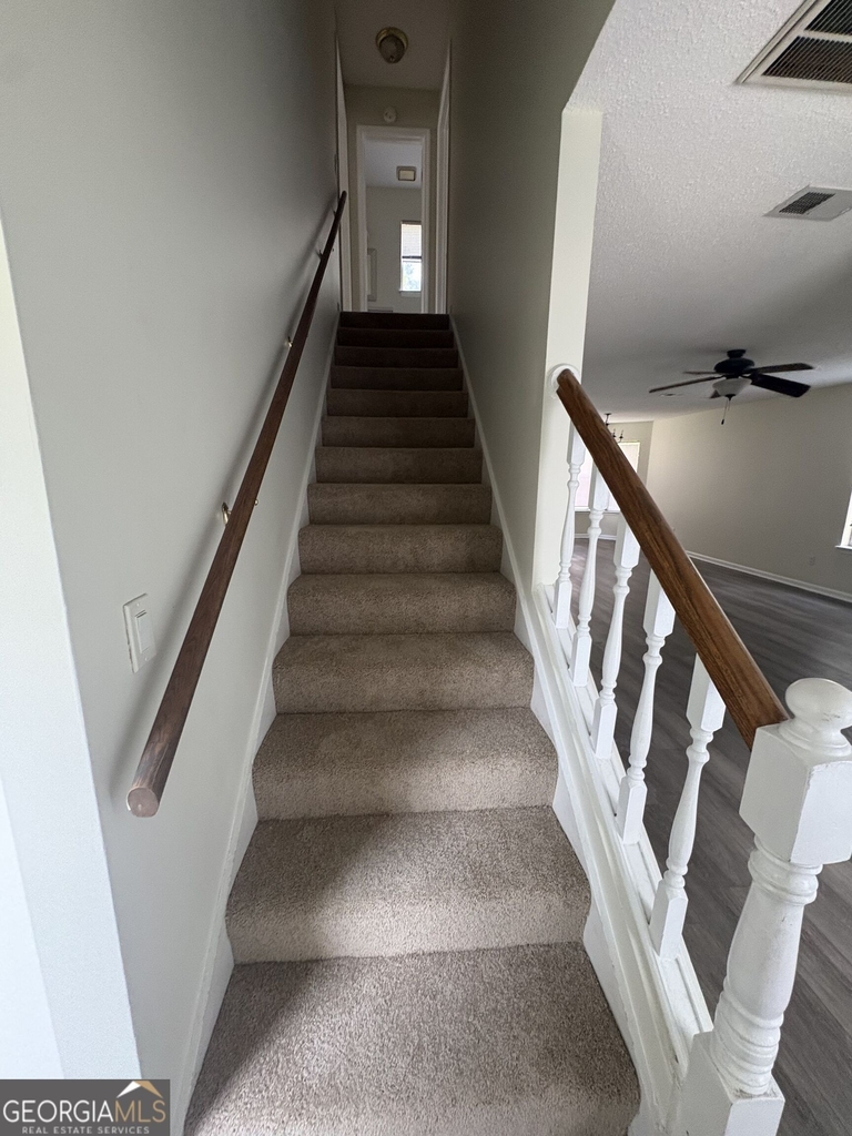 303 Holly Court - Photo 8