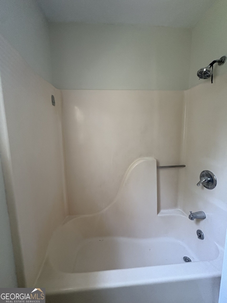 303 Holly Court - Photo 12