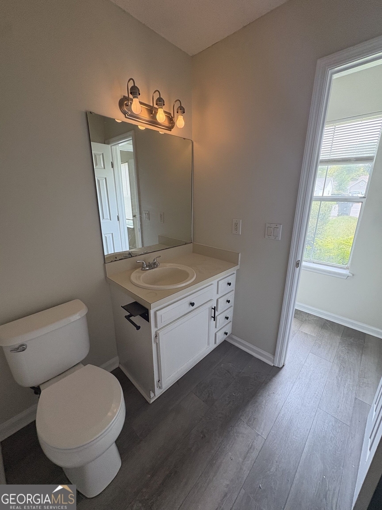 303 Holly Court - Photo 6