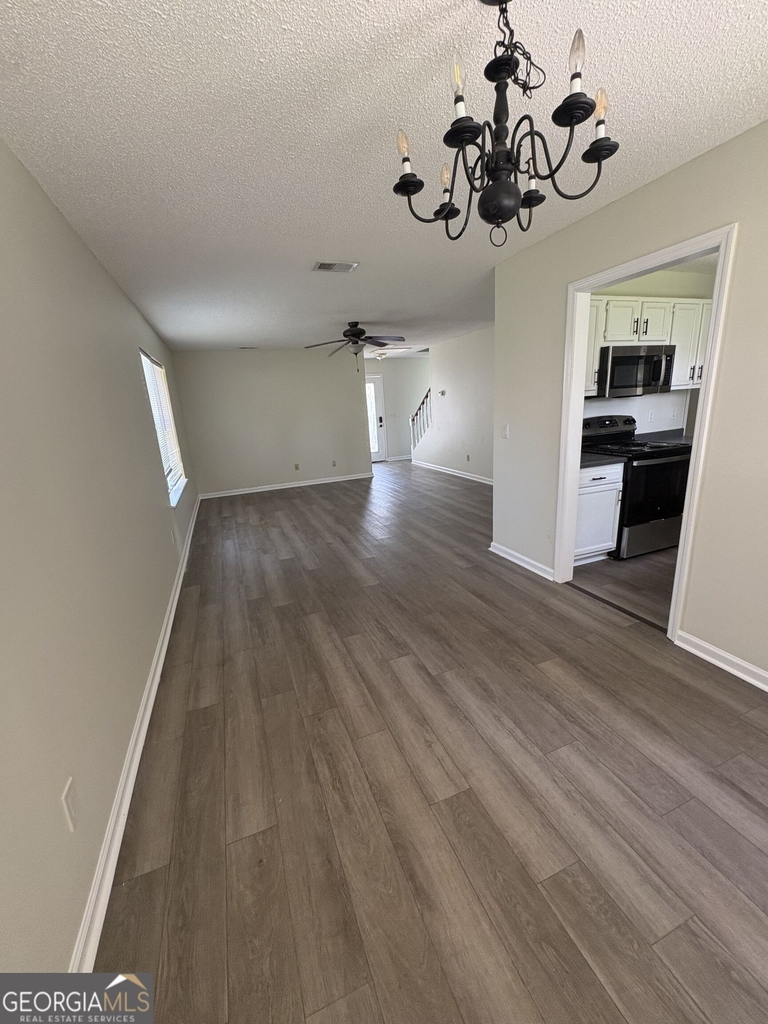 303 Holly Court - Photo 1