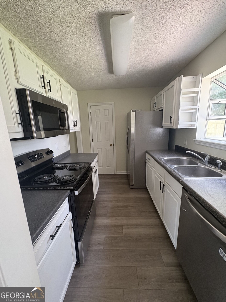 303 Holly Court - Photo 2