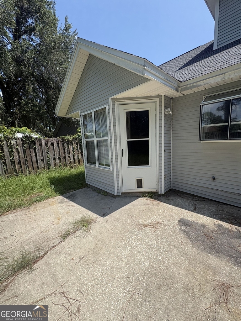 303 Holly Court - Photo 15