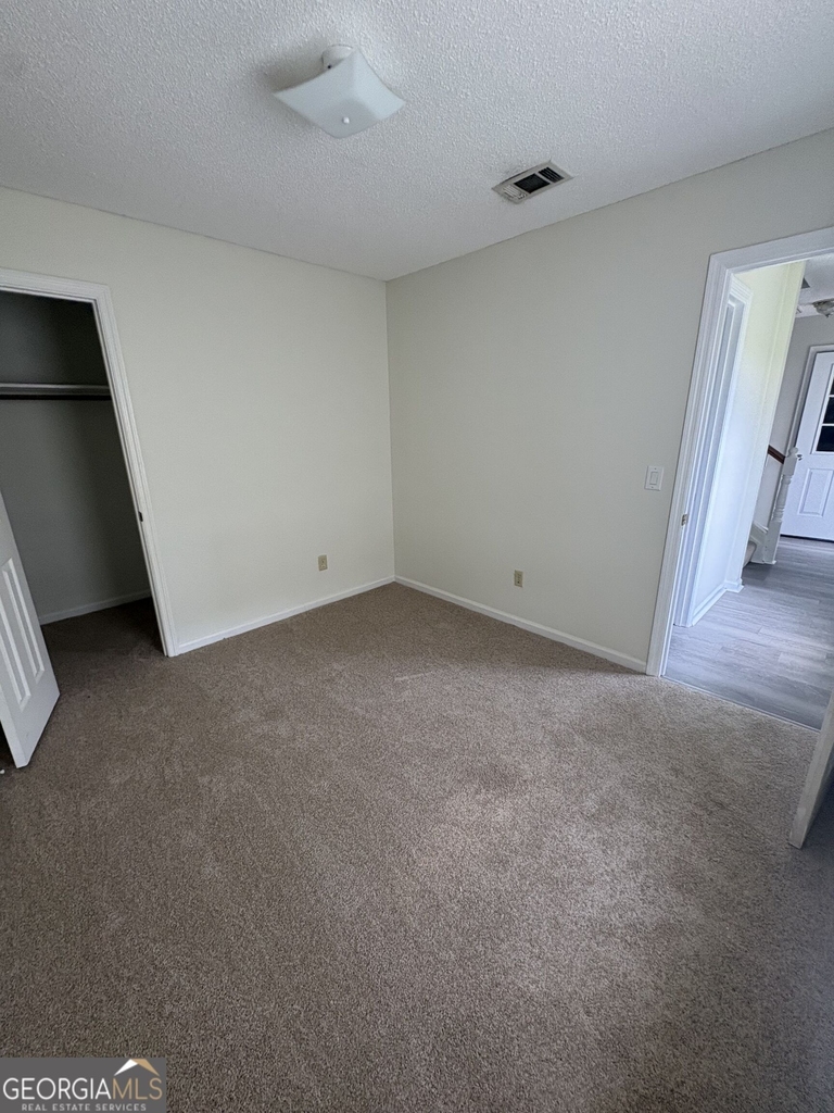 303 Holly Court - Photo 7