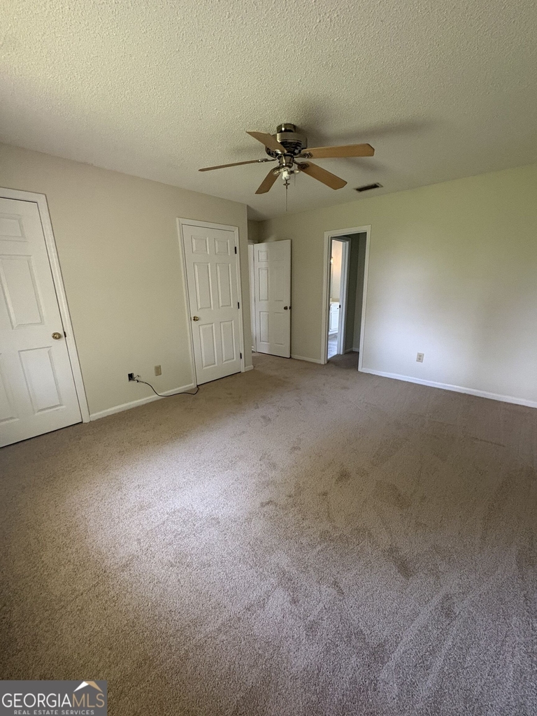 303 Holly Court - Photo 3
