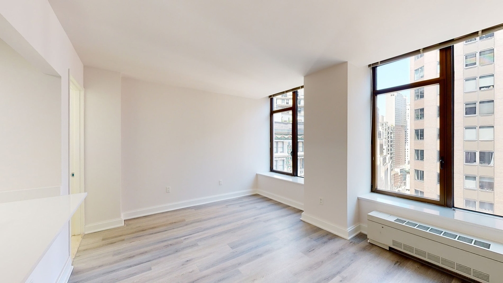 10 Hanover Square - Photo 2