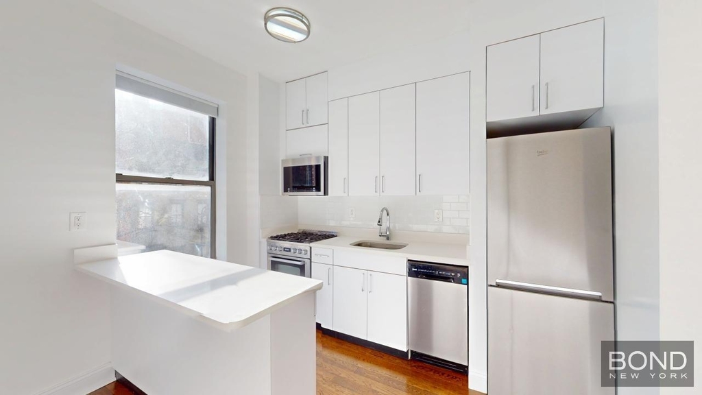 West 12th Street - Photo 2