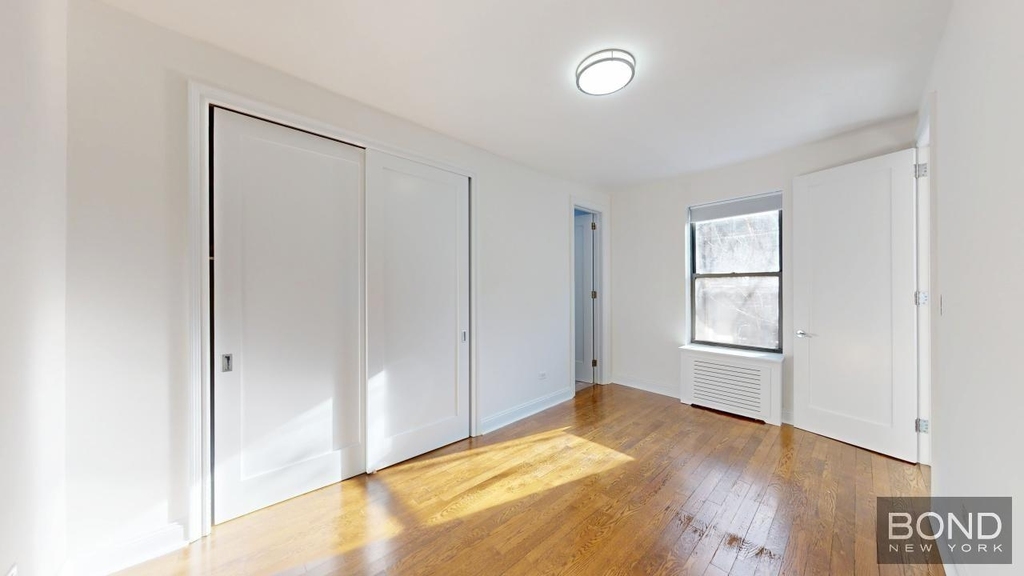 West 12th Street - Photo 4