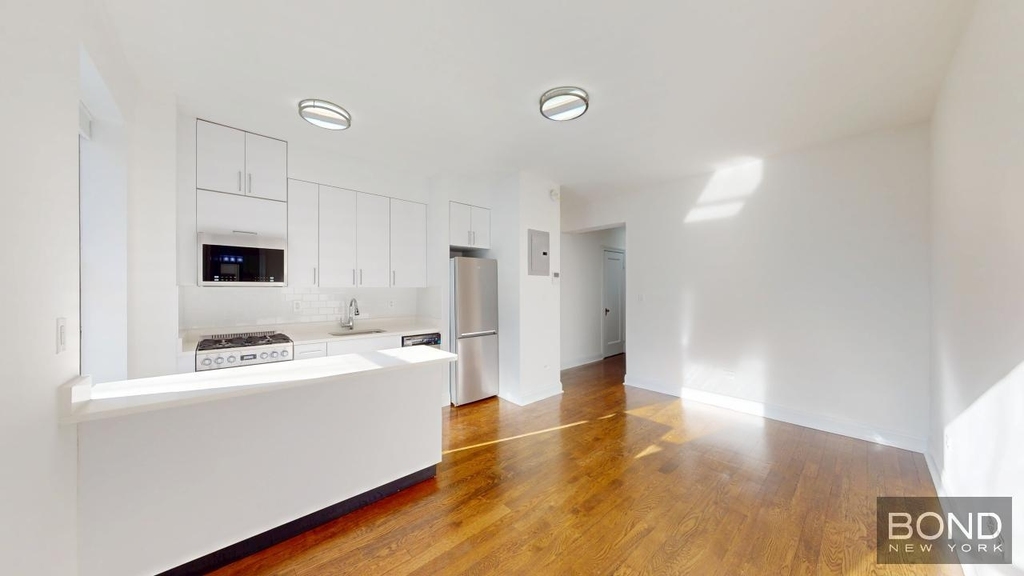 West 12th Street - Photo 3